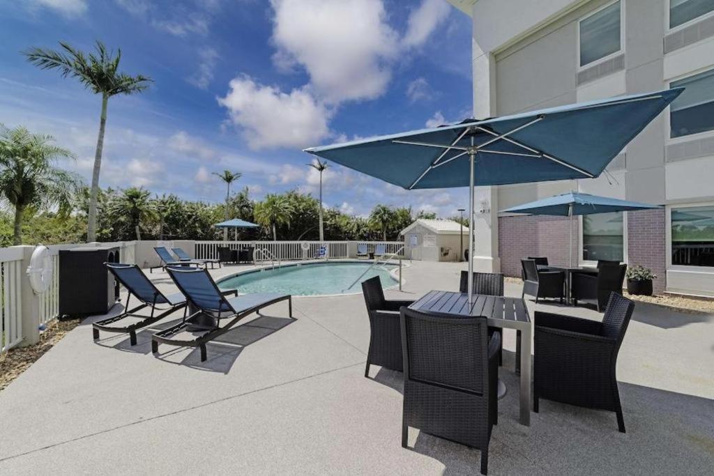 Holiday Inn Express Hotel & Suites Port Charlotte Exteriér fotografie
