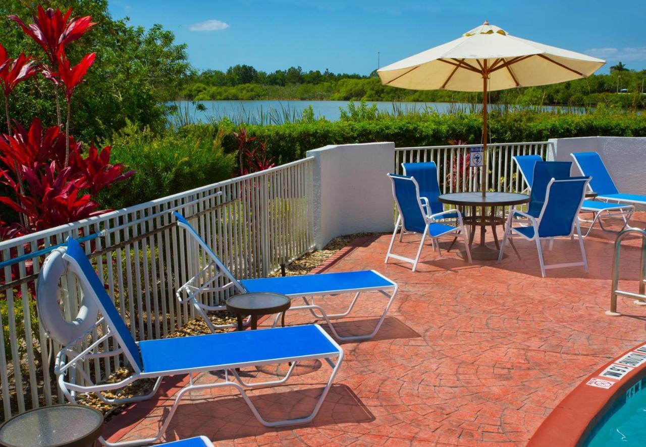 Holiday Inn Express Hotel & Suites Port Charlotte Exteriér fotografie